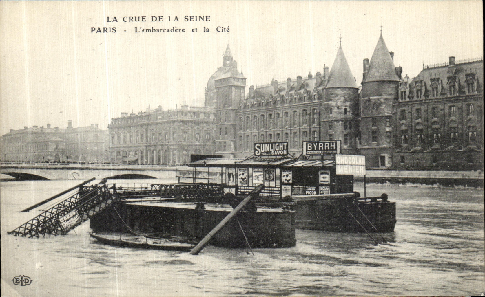 CPA La Crue de la Seine Paris L embarcadere et la Cite