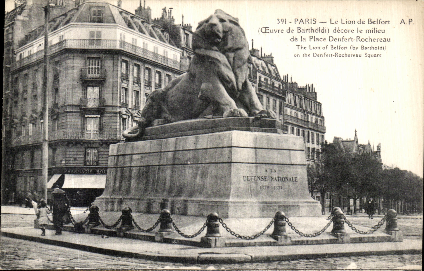 VINTAGE POSTCARD Paris the Lion of Belfort decire medium of the Place Denfert Rochereau