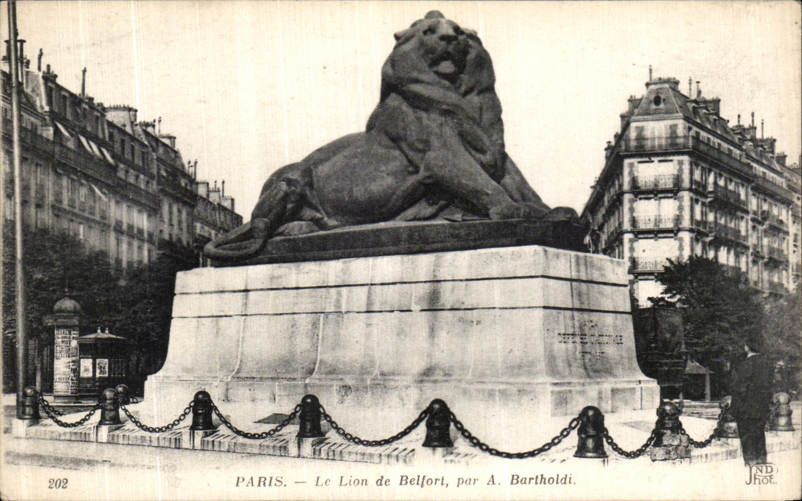 VINTAGE POSTCARD Paris the Lion of Belfort by has Bartholdi