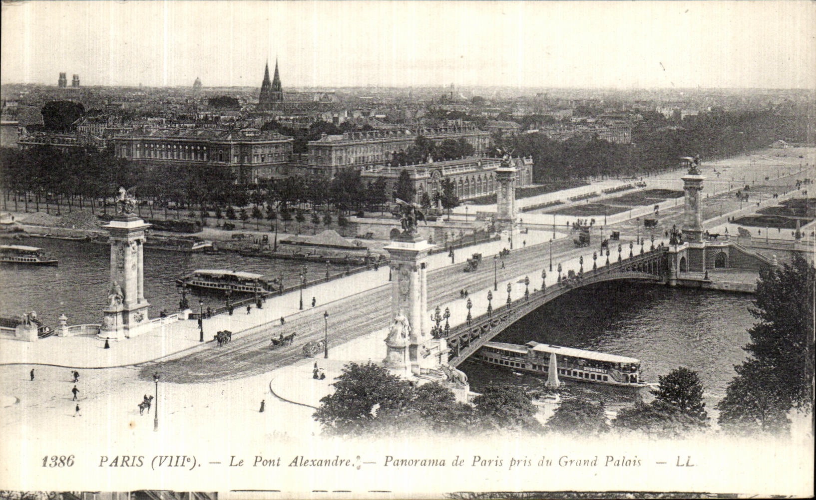 CPA Paris Le Pont Alexandre III Panorama de Paris pris du Grand Palais