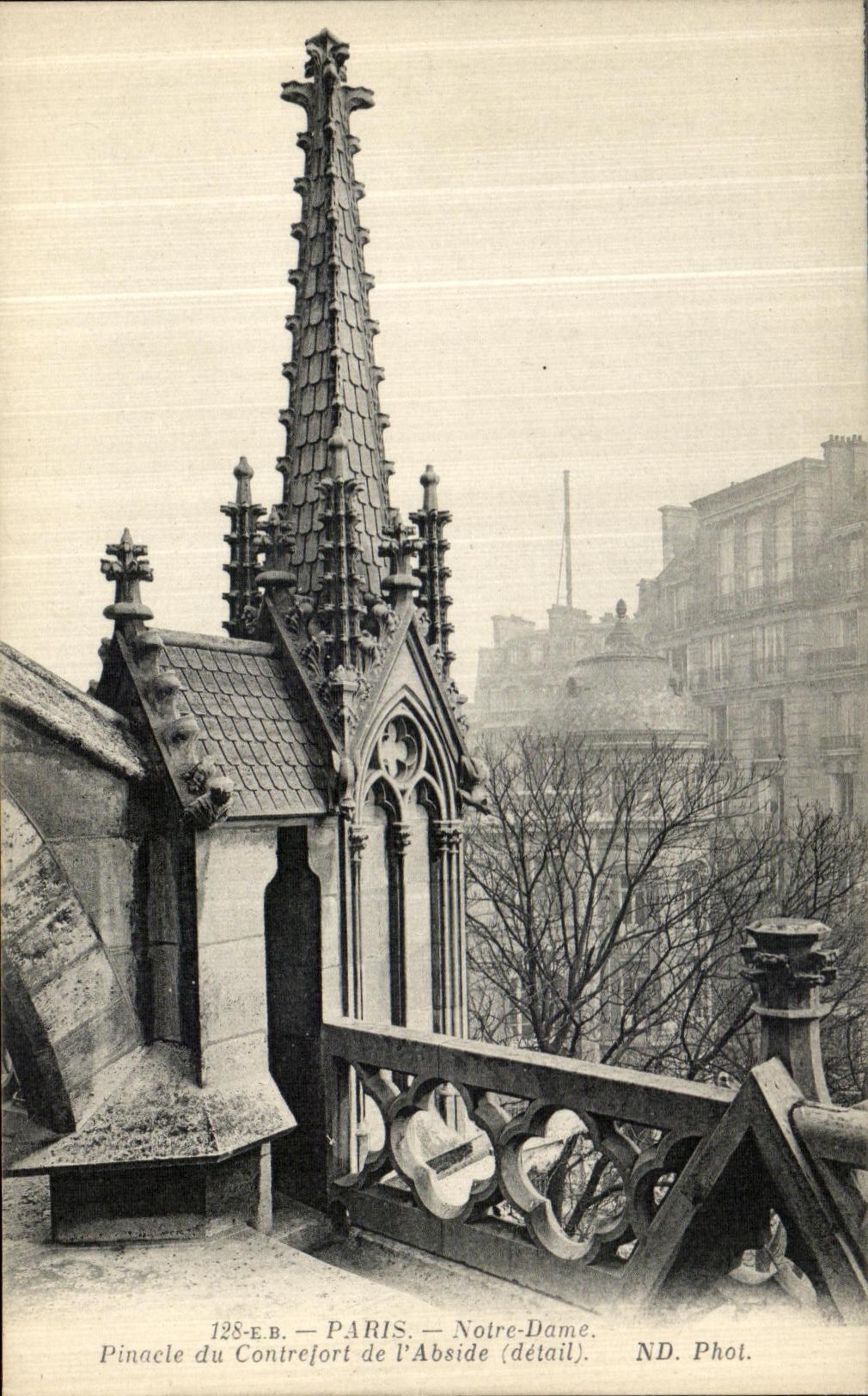 Pinaculo de Paris Notre Dame de la POSTAL de la VENDIMIA del contrafuerte de L Apse