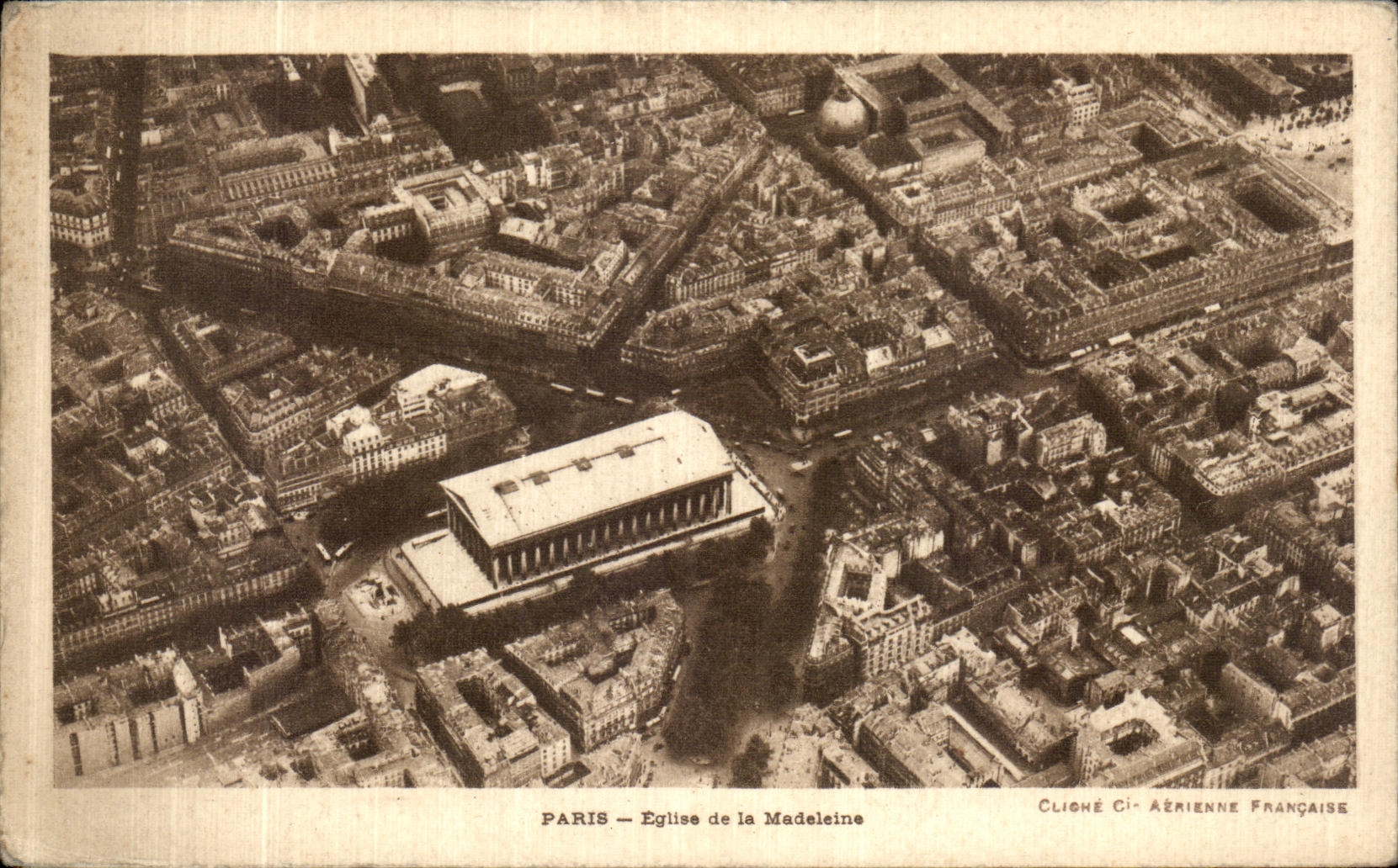 Iglesia de Paris de la POSTAL de la VENDIMIA de Madeletne