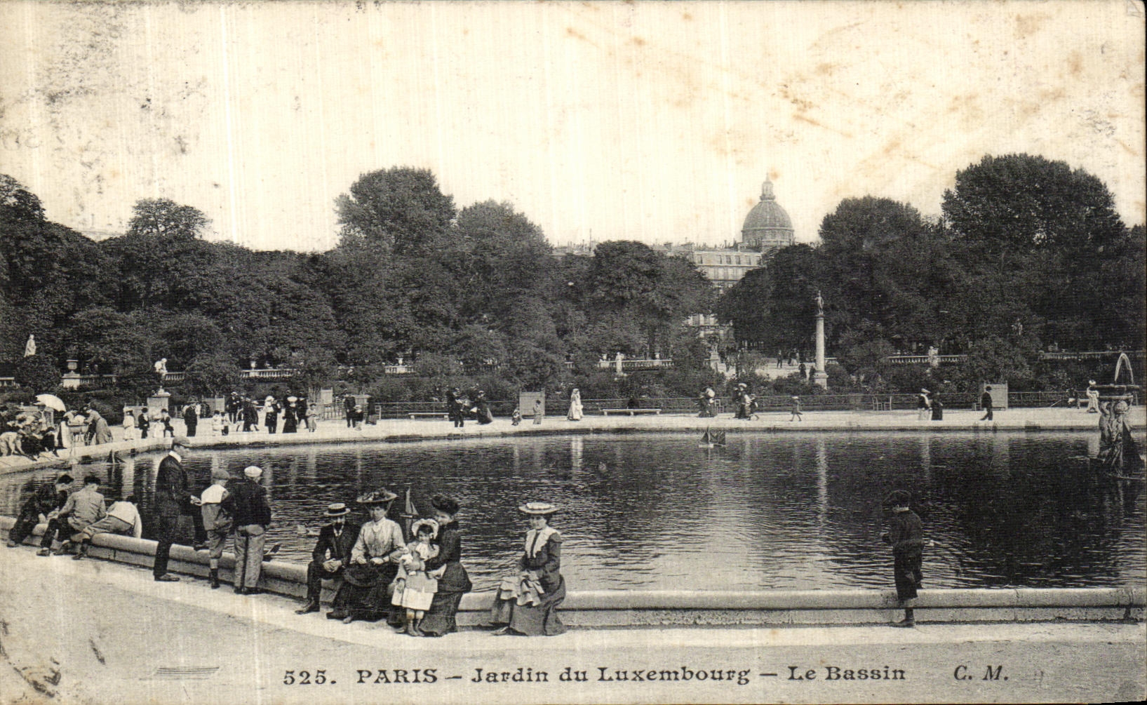 VINTAGE POSTCARD Paris Garden of Luxembourg the basin