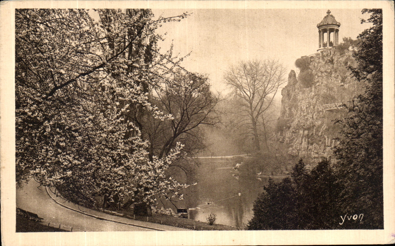 VINTAGE POSTCARD Picturesque Paris the Park of the Chaumont Hillocks