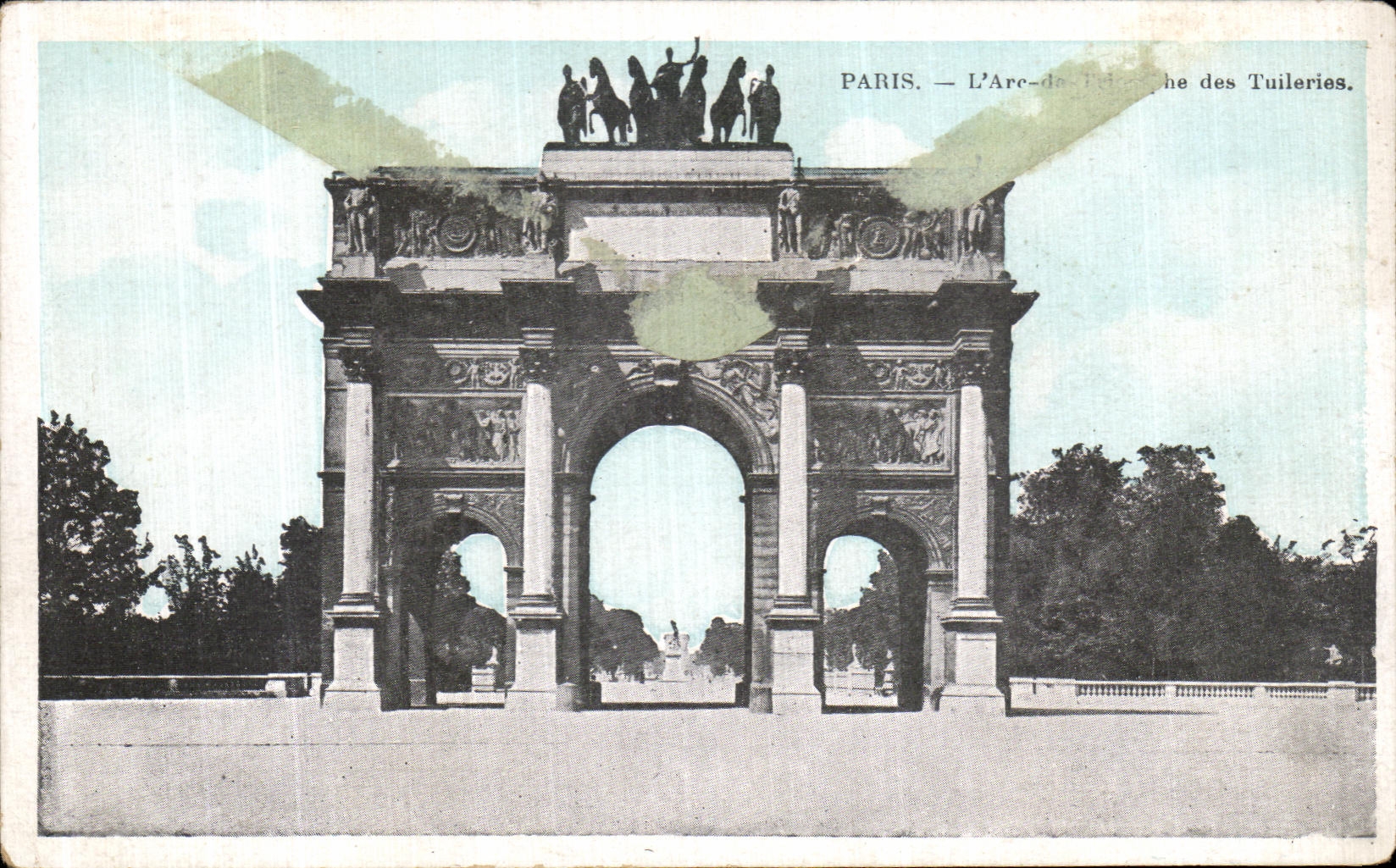 CPA Paris L Arc de Triomphe et les Tuileries