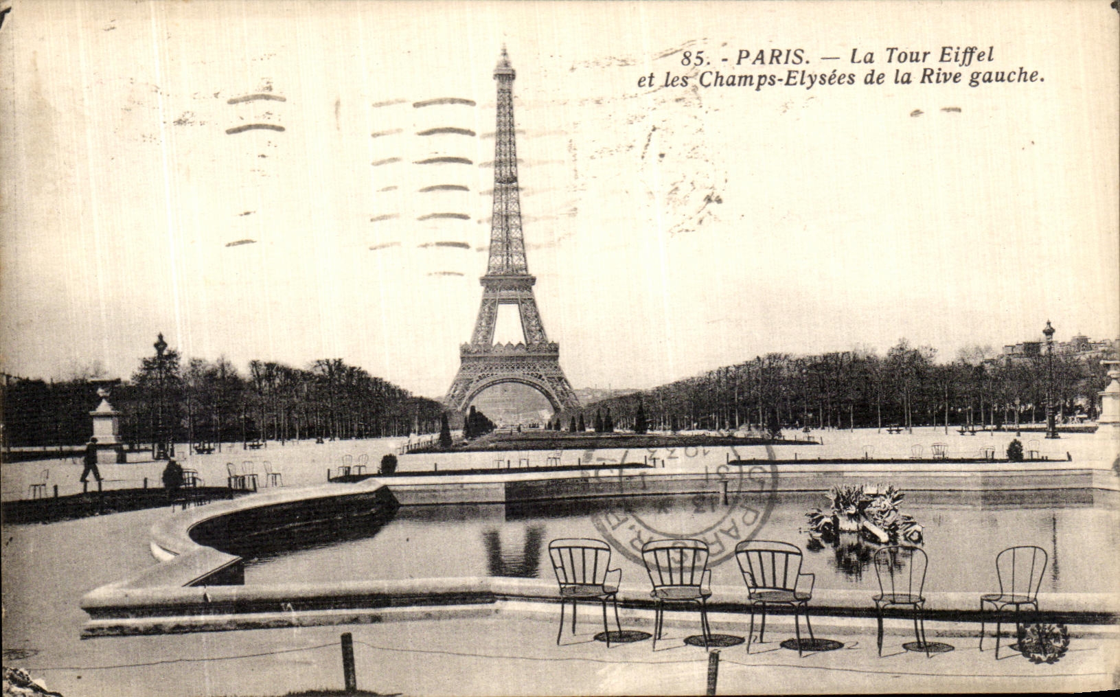 CPA Paris La Tour Eiffel et les Champs Elysees de la Rive Gauche 