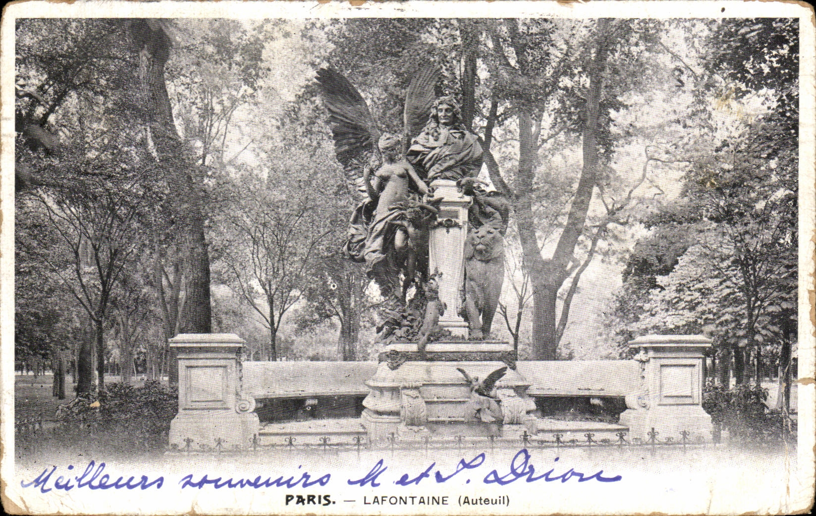 VINTAGE POSTCARD Paris the Auteuil fountain