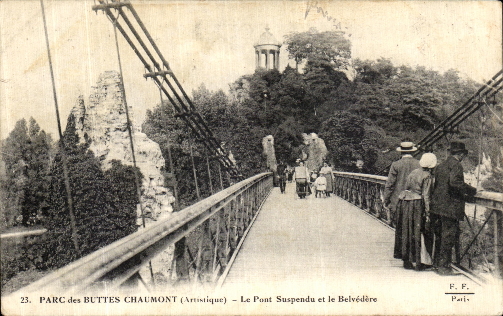VINTAGE POSTCARD Park of the Chaumont hillocks the Suspended bridge and the View point