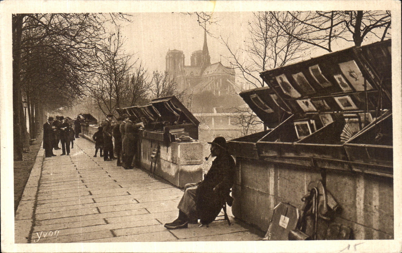 VINTAGE POSTCARD Paris While Strolling Secondhand booksellers of the Quay of the Small tower Trades