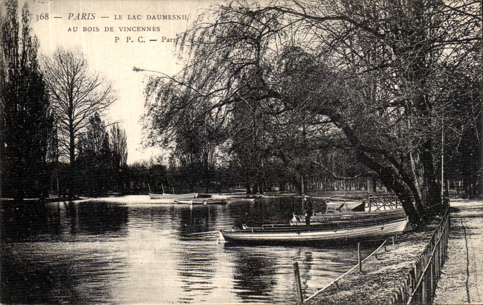 VINTAGE POSTCARD Paris the Lake Daumesnil With Wood De Vincennes
