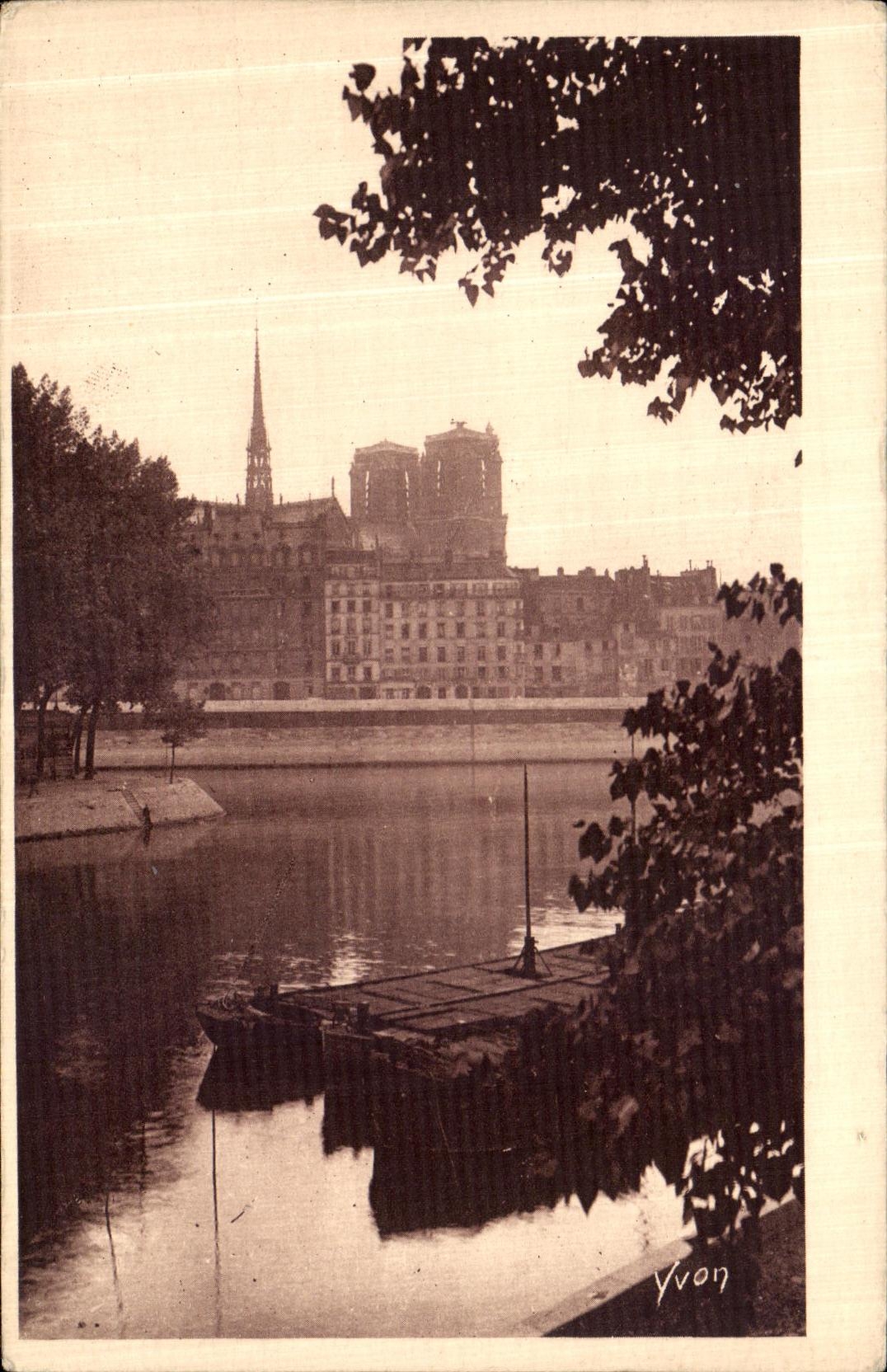 CPA Paris En Flanant L lle Saint Louis Notre Dame