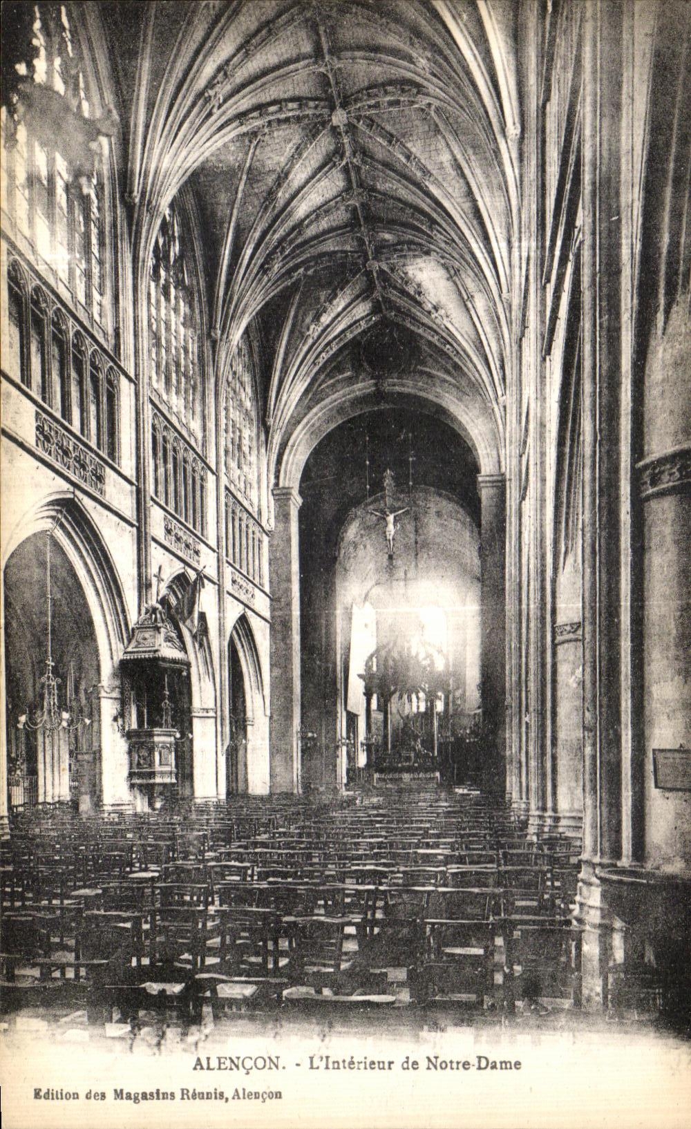 POSTAL Alenzon L interior de la VENDIMIA de Notre Dame