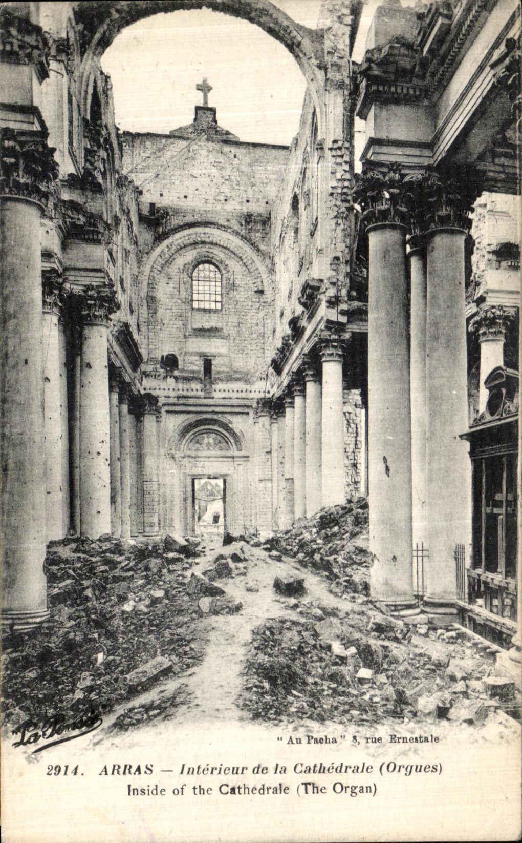 CPA Arras Interieur de la Cathedrale Orgues Militaria