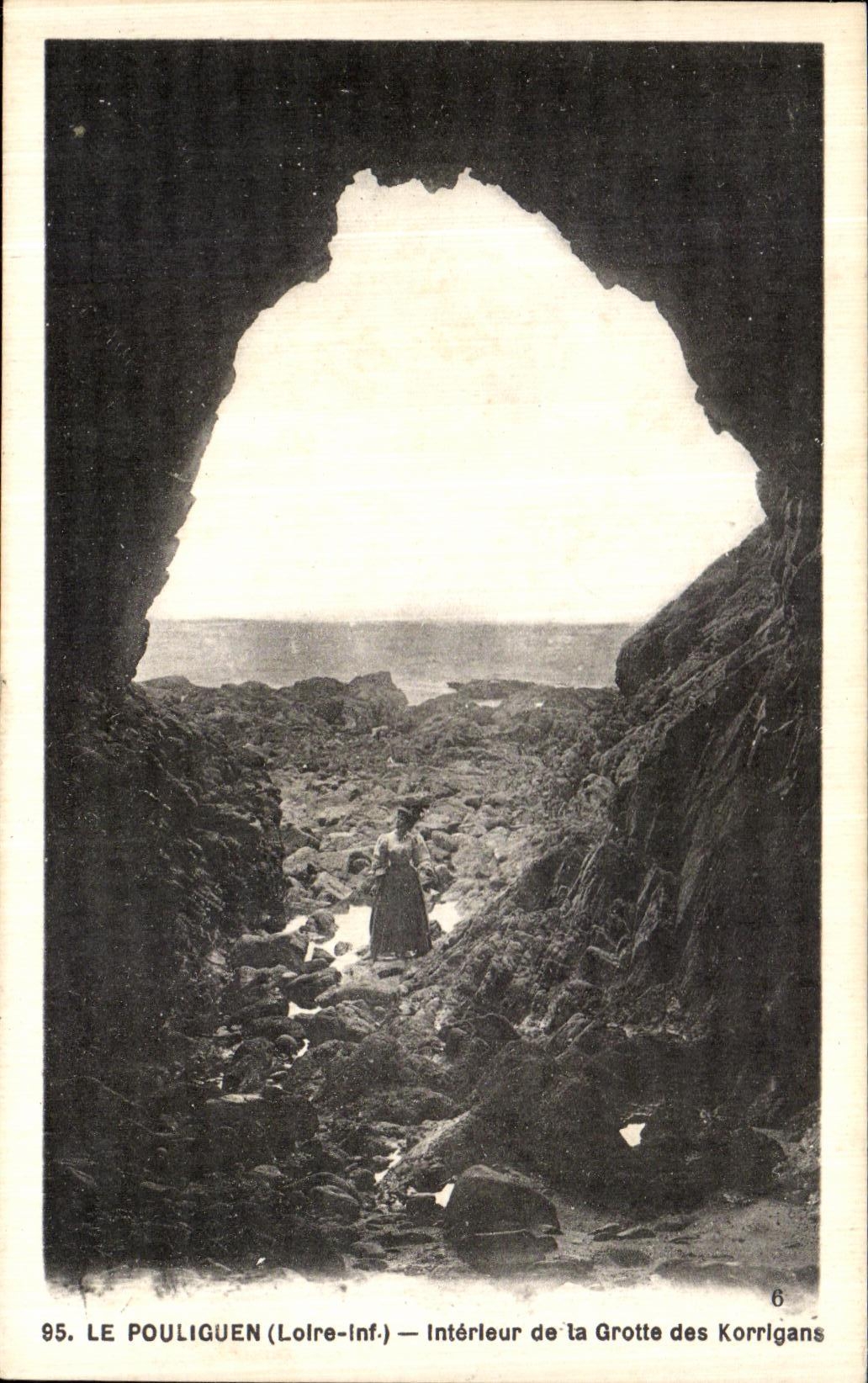 VINTAGE POSTCARD Pouliguen interlor of the Cave of the Goblins