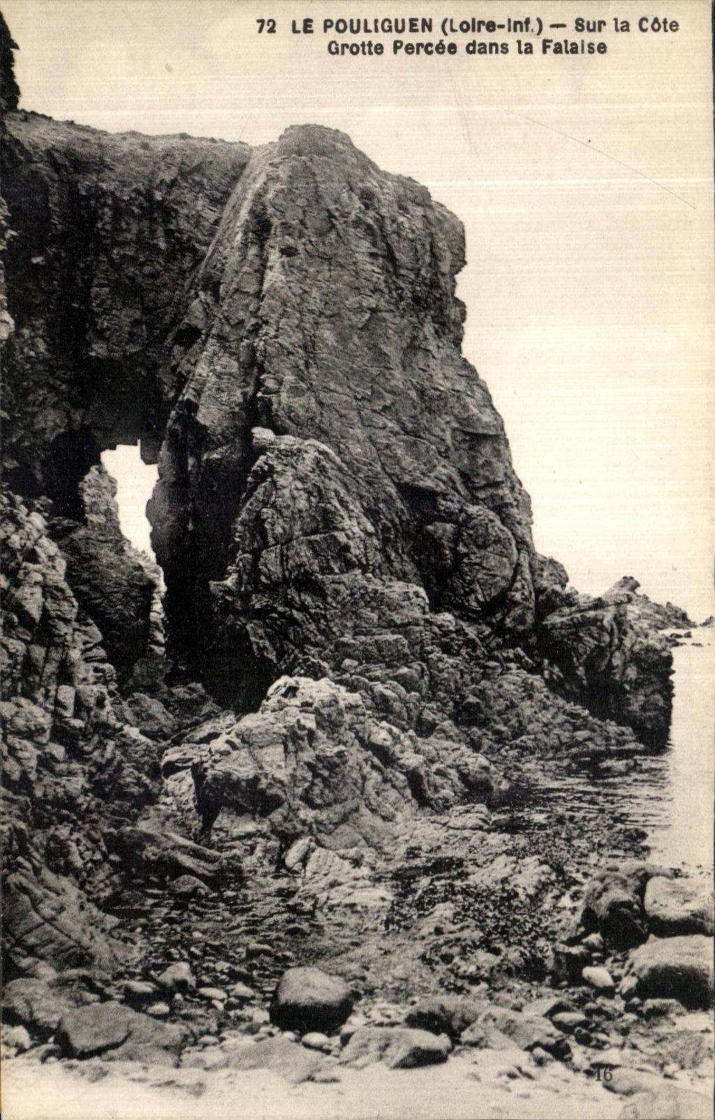 VINTAGE POSTCARD Pouliguen On the Dimension Cave Bored in Cliff