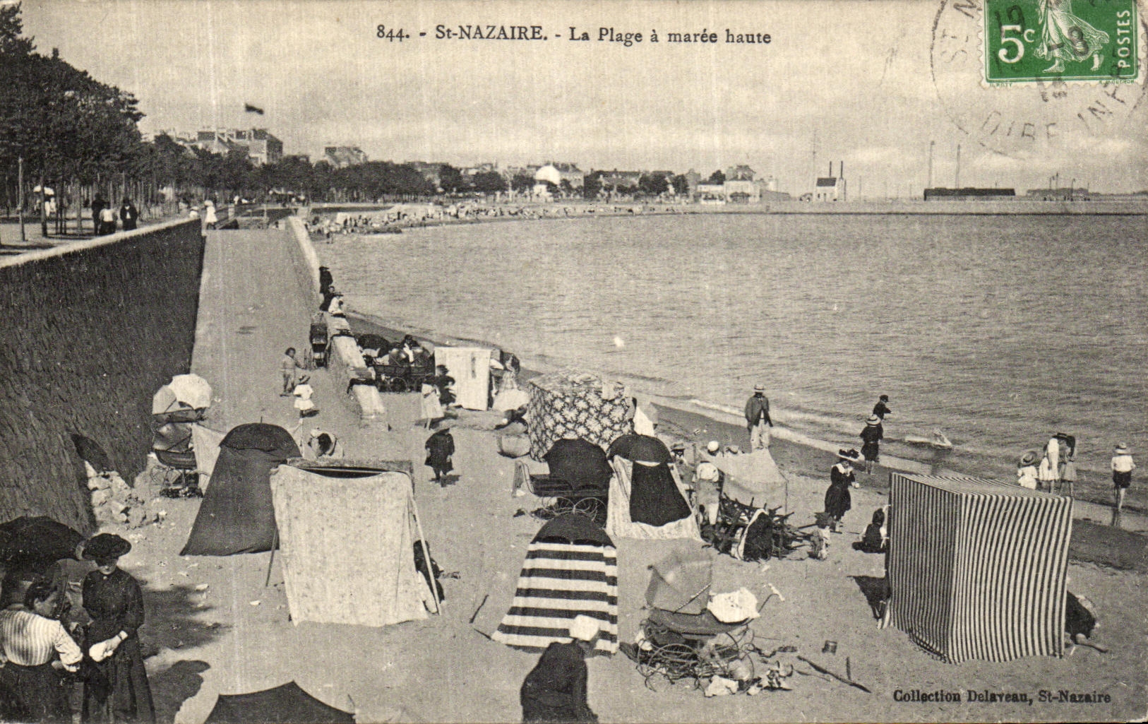 VINTAGE POSTCARD Saint Nazaire the Beach has High tide