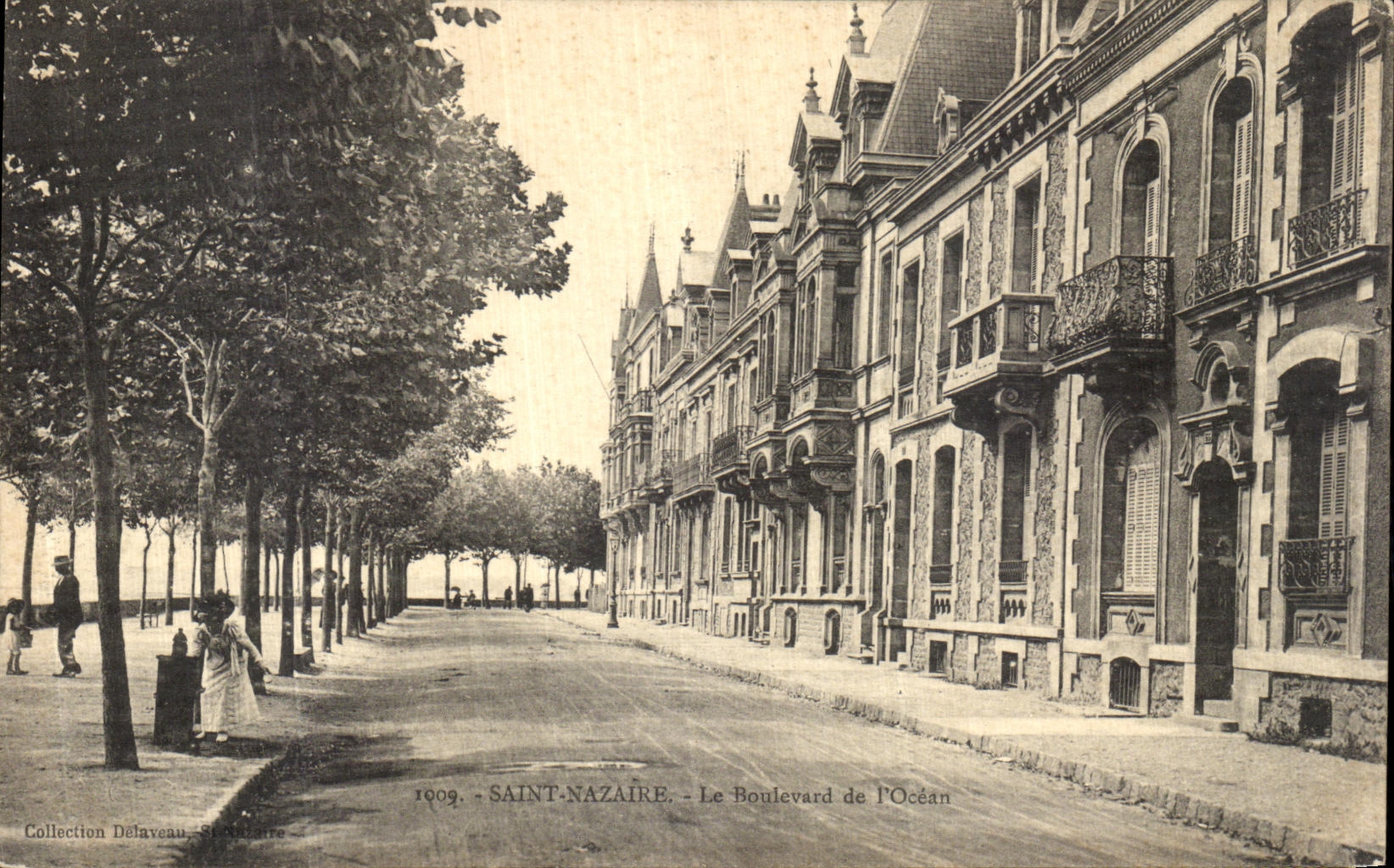 VINTAGE POSTCARD Saint Nazaire the Boulevard of L Ocean