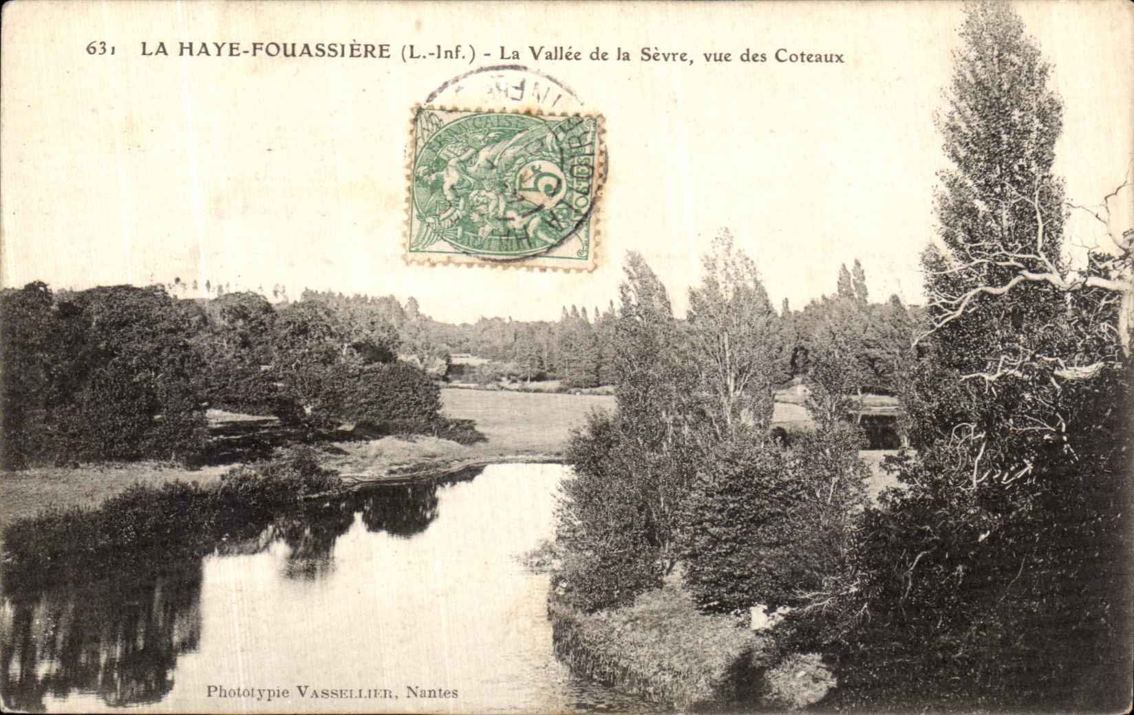 CPA La Haye Fouassiere La Valle de la Sevre Vue des Coteaux