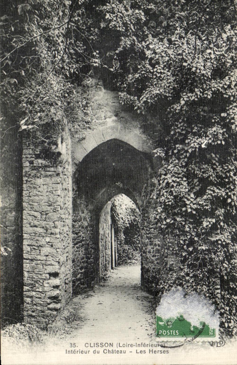 CPA Clisson Interieur du Chateau Les Herses