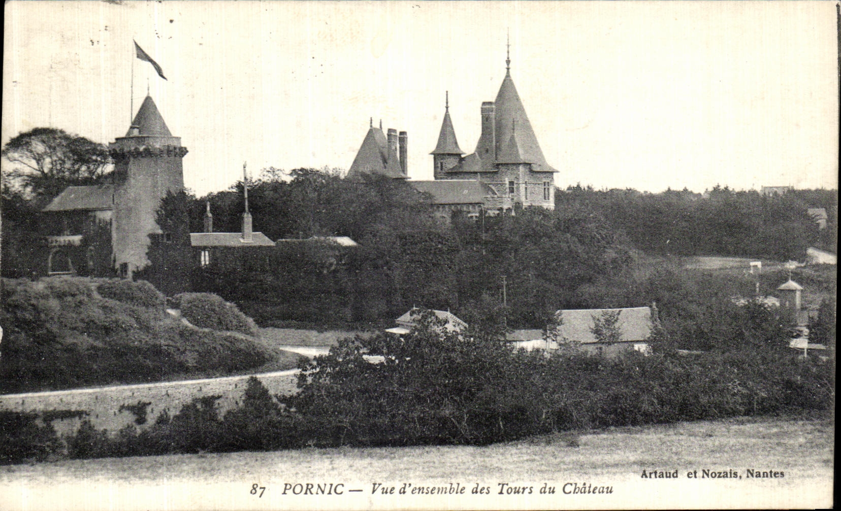CPA Pornic Vue d ensemble des Tours du Chateau