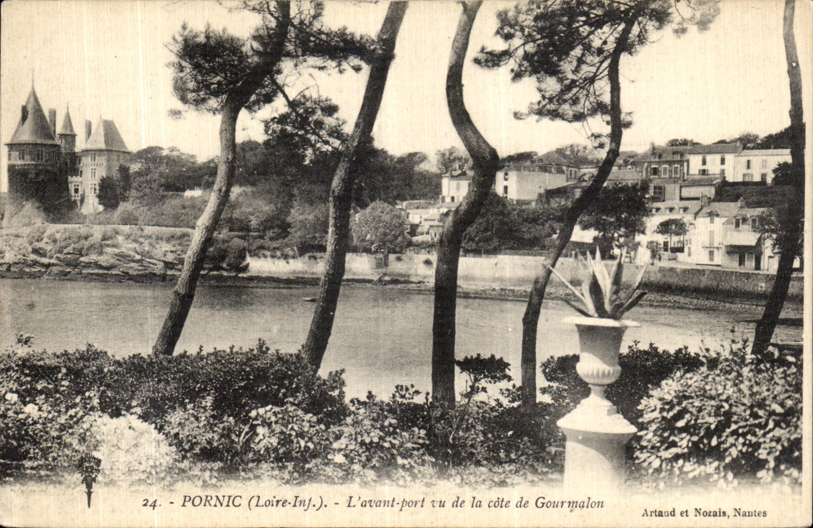 CPA Pornic L avant port vu de la Cote de Gourmalon
