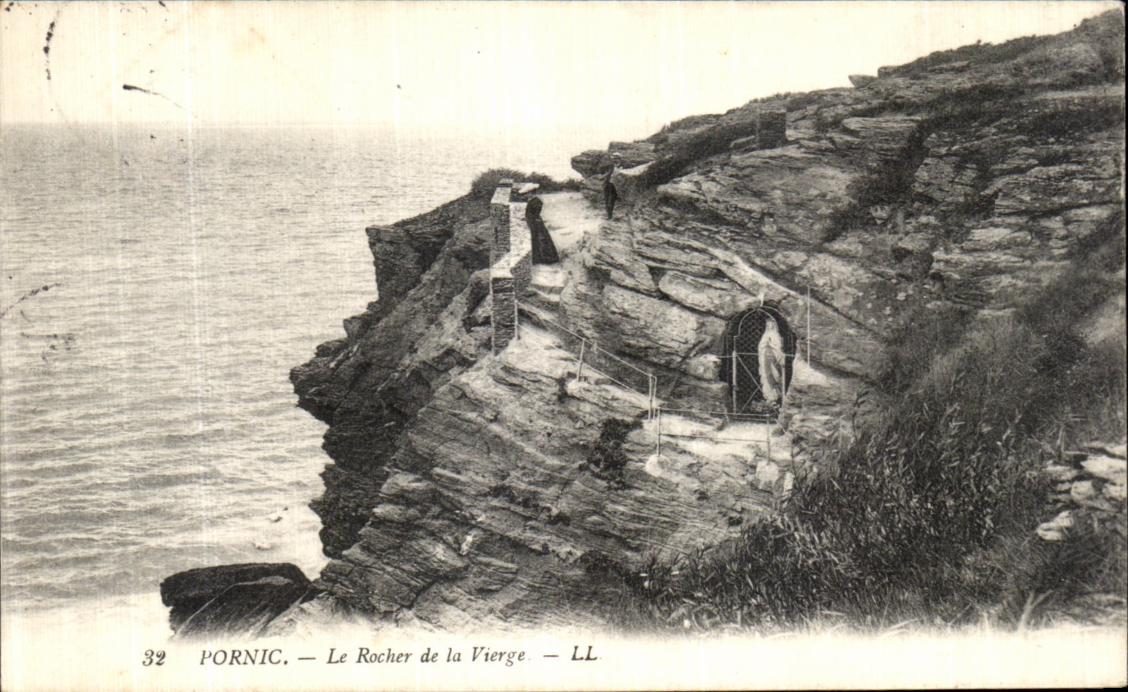 CPA Pornic Le Rocher de la Vierge