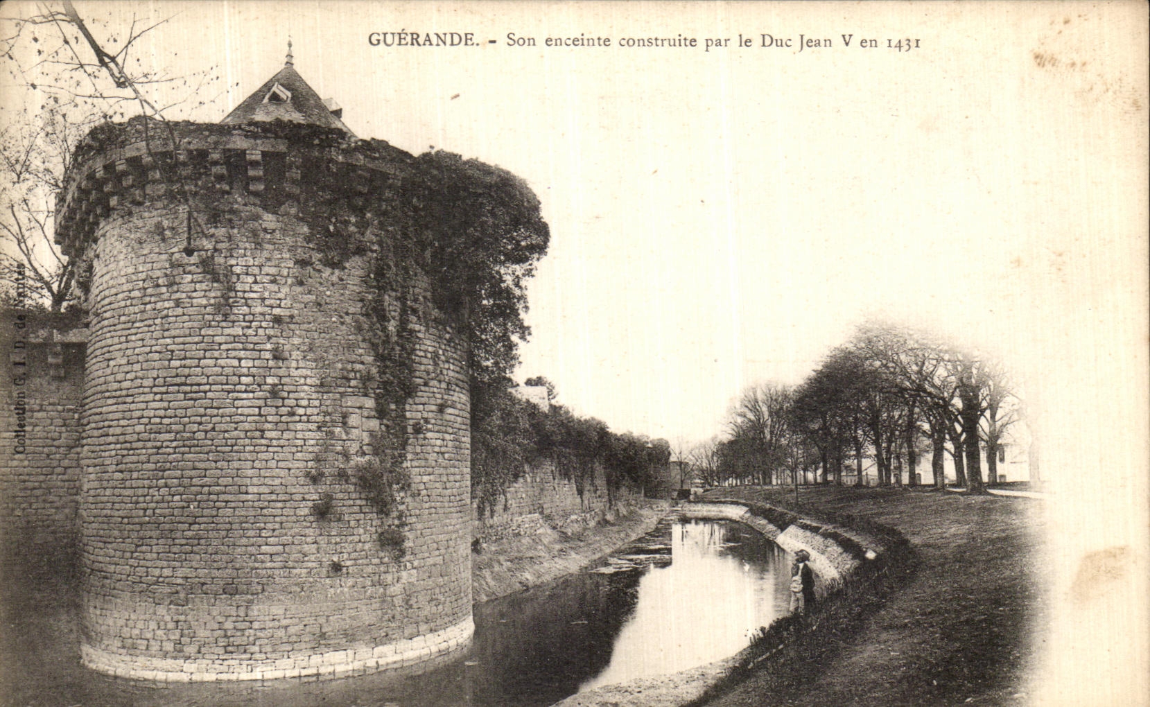 POSTAL Guerande de la VENDIMIA su recinto construido por el duque Jean V en 1431