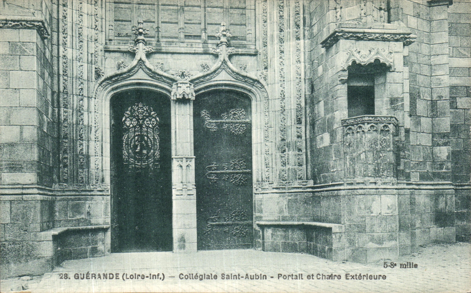 Puerta de Guerande Colleglale Aubin de la POSTAL de la VENDIMIA y External santos de Chaire