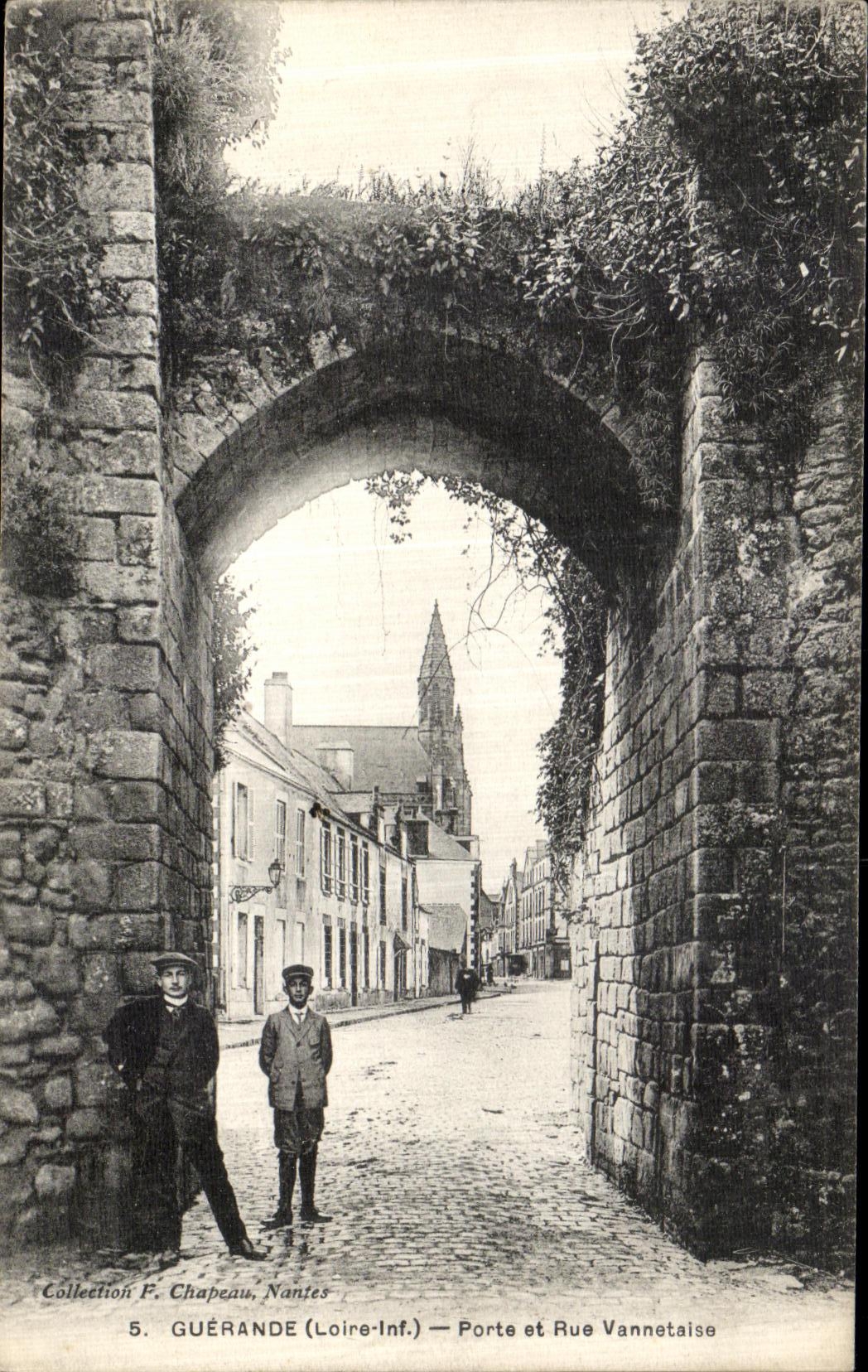 La POSTAL Guerande de la VENDIMIA lleva y calle Vannetaise