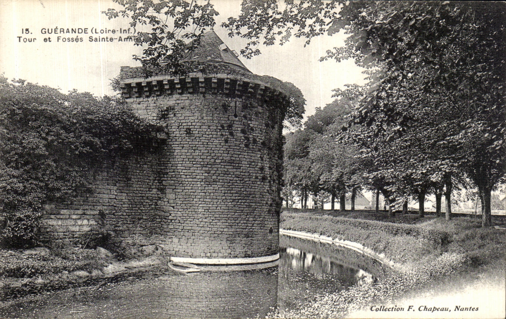 Vuelta santa y fosos Anne de Guerande de la POSTAL de la VENDIMIA