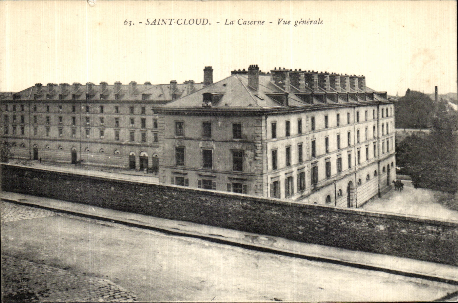 VINTAGE POSTCARD Holy Cloud the barracks View Militaria