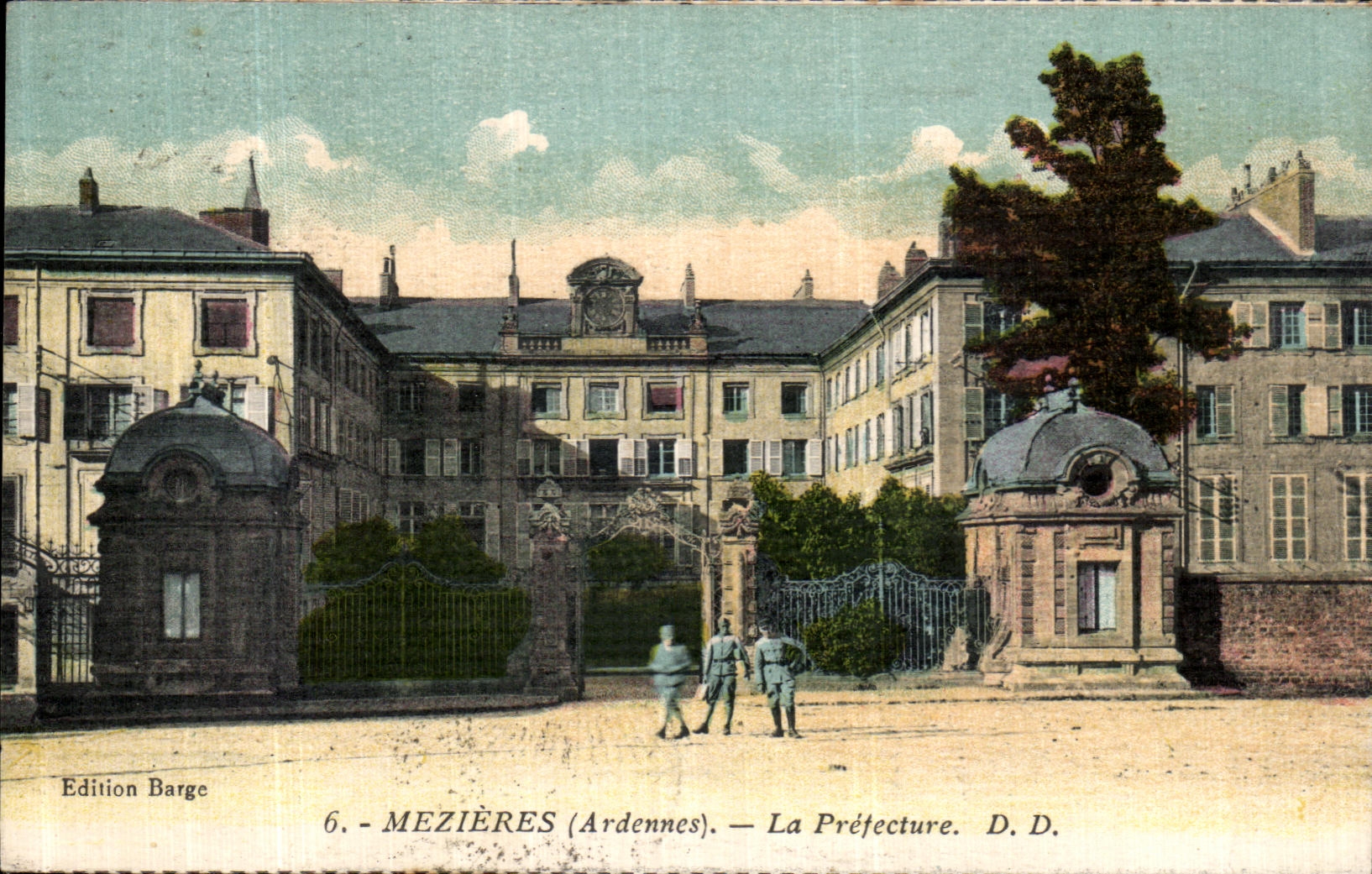 Pared de la POSTAL de la VENDIMIA los soldados de Militaria de la prefectura