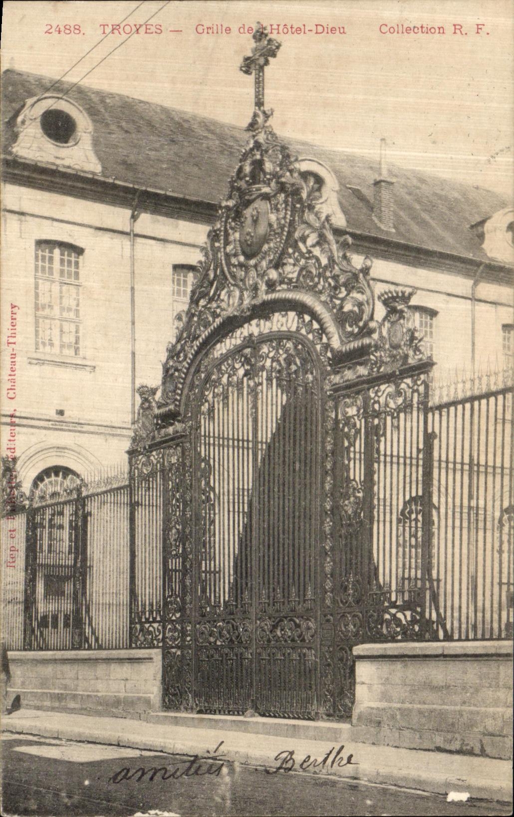 CPA Troyes Grille de L Hotel Dieu 