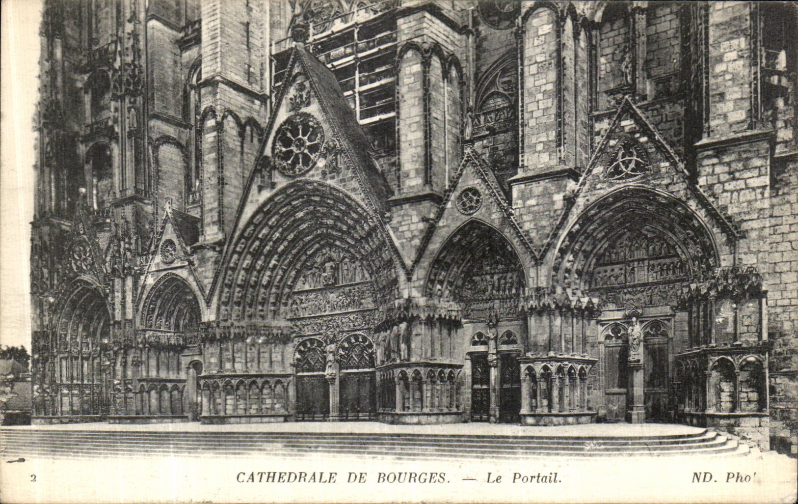 Catedral de Bourges de la POSTAL de la VENDIMIA de Bourges la puerta