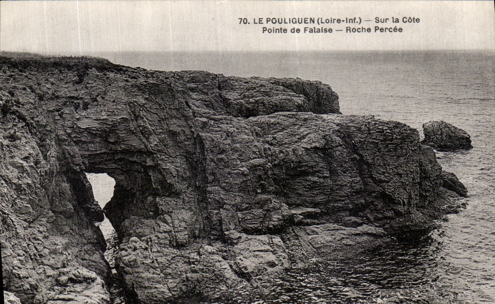 VINTAGE POSTCARD Pouliguen On the Dimension Top of Cliff Bored Rock