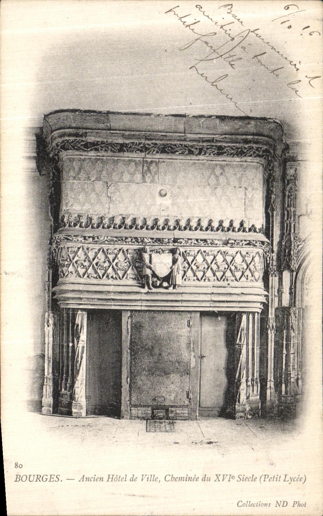 Chimenea vieja del ayuntamiento de Bourges de la POSTAL de la VENDIMIA de la decimosexto pequena universidad