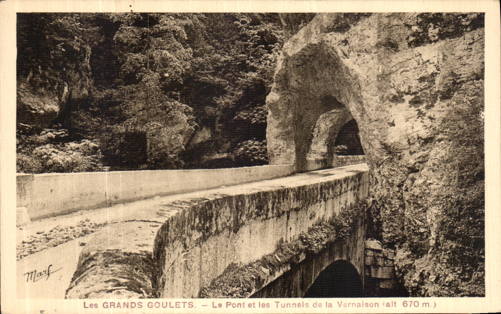 VINTAGE POSTCARD Great Narrow parts the Bridge and Tunnels of the vernaison