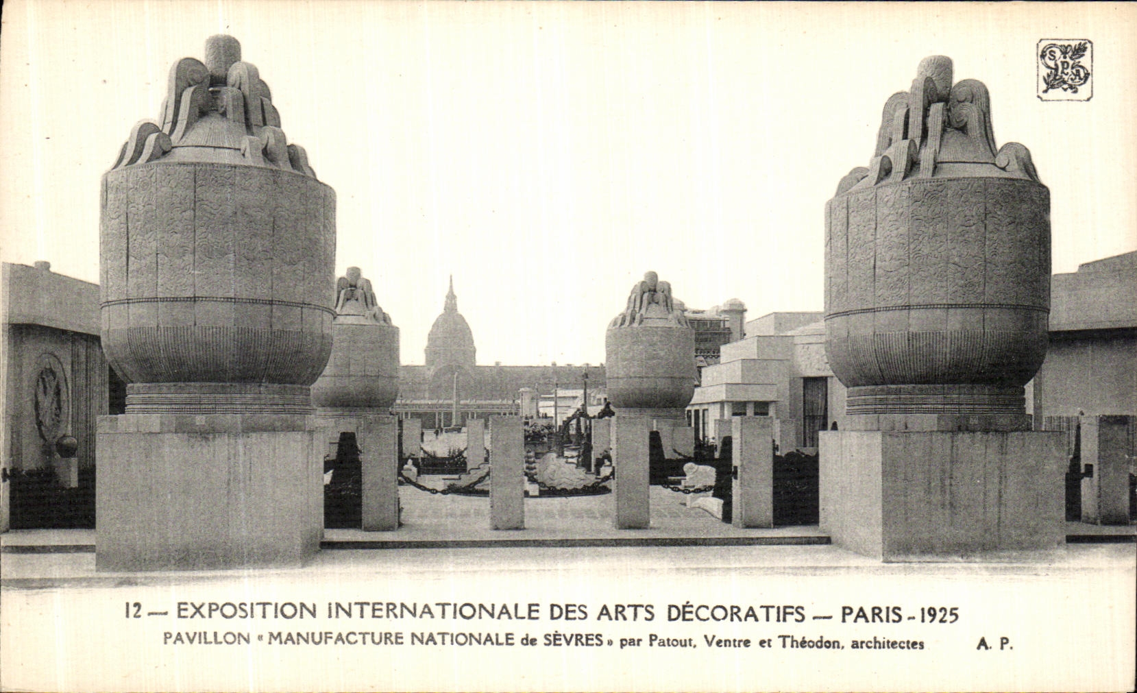 La exposicion internacional de Paris de la POSTAL de la VENDIMIA de artes decorativos contiene Manfacture Nationale de separado