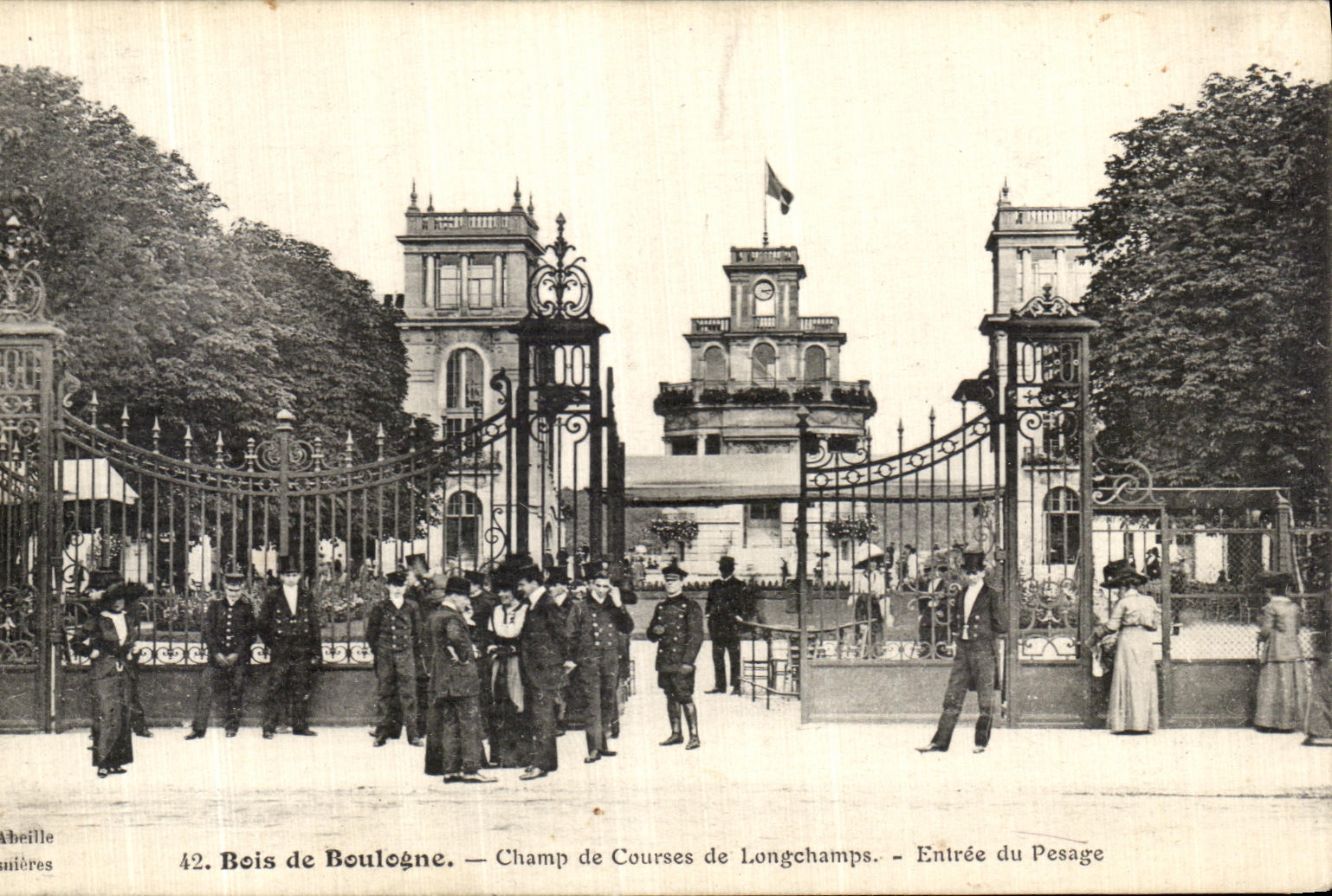 VINTAGE POSTCARD Bois de Boulogne Racecourse of Longchamps Entered of weighing Horses