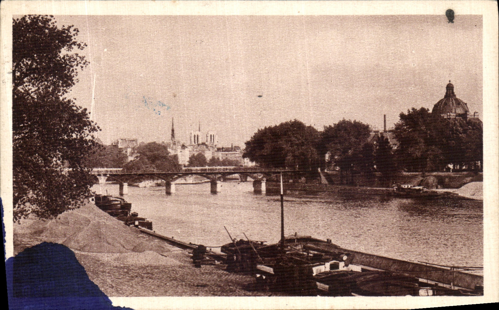 VINTAGE POSTCARD Paris Quays of Louvre