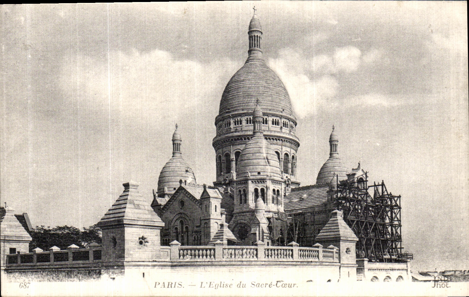 VINTAGE POSTCARD Paris L Church of the Sacring Montmartre Heart