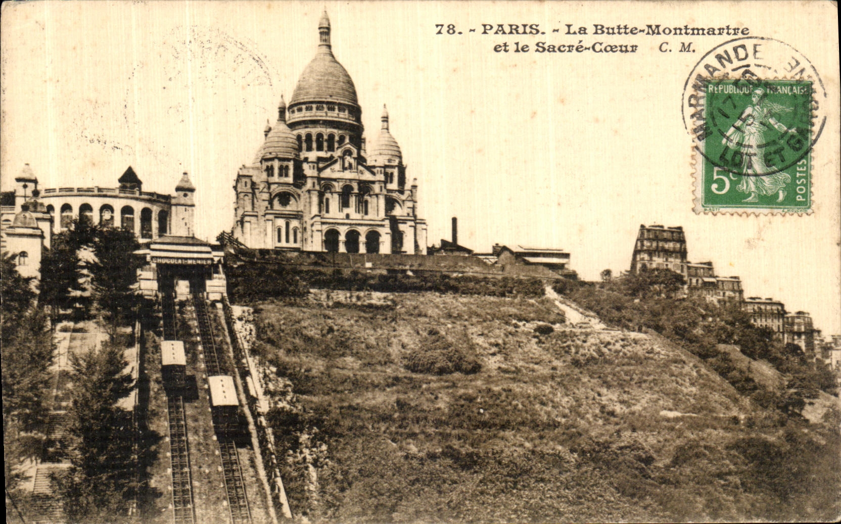 CPA Paris La Butte Montmartre et le Sacre Coeur