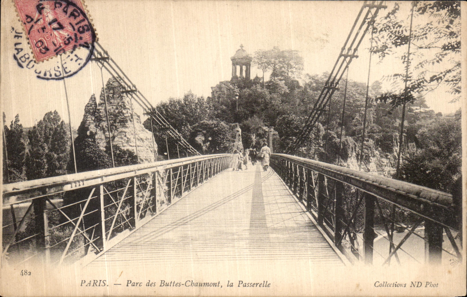 VINTAGE POSTCARD Paris Park of the Chaumont Hillocks the Footbridge