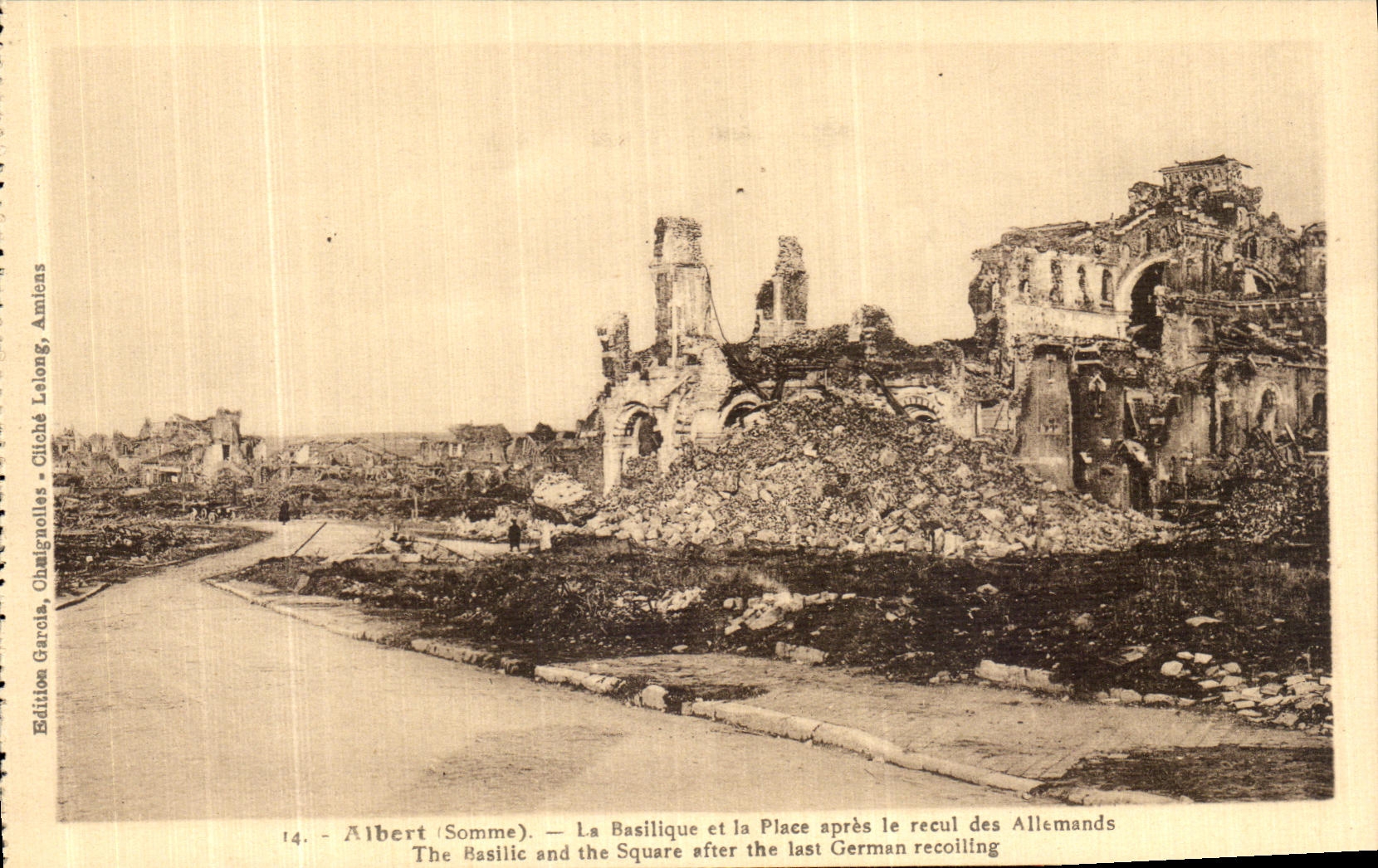 VINTAGE POSTCARD Albert the Basilica and the Place Close the Retreat of German  Militaria