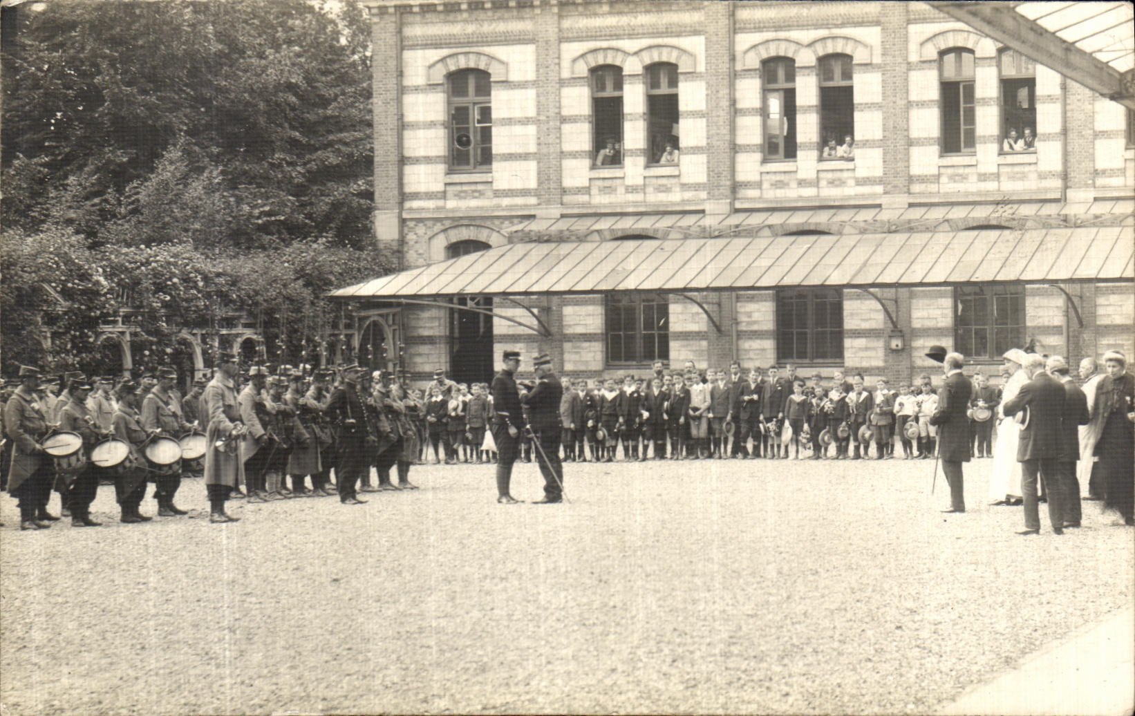 CART PHOTO Remise de decorations Militaria
