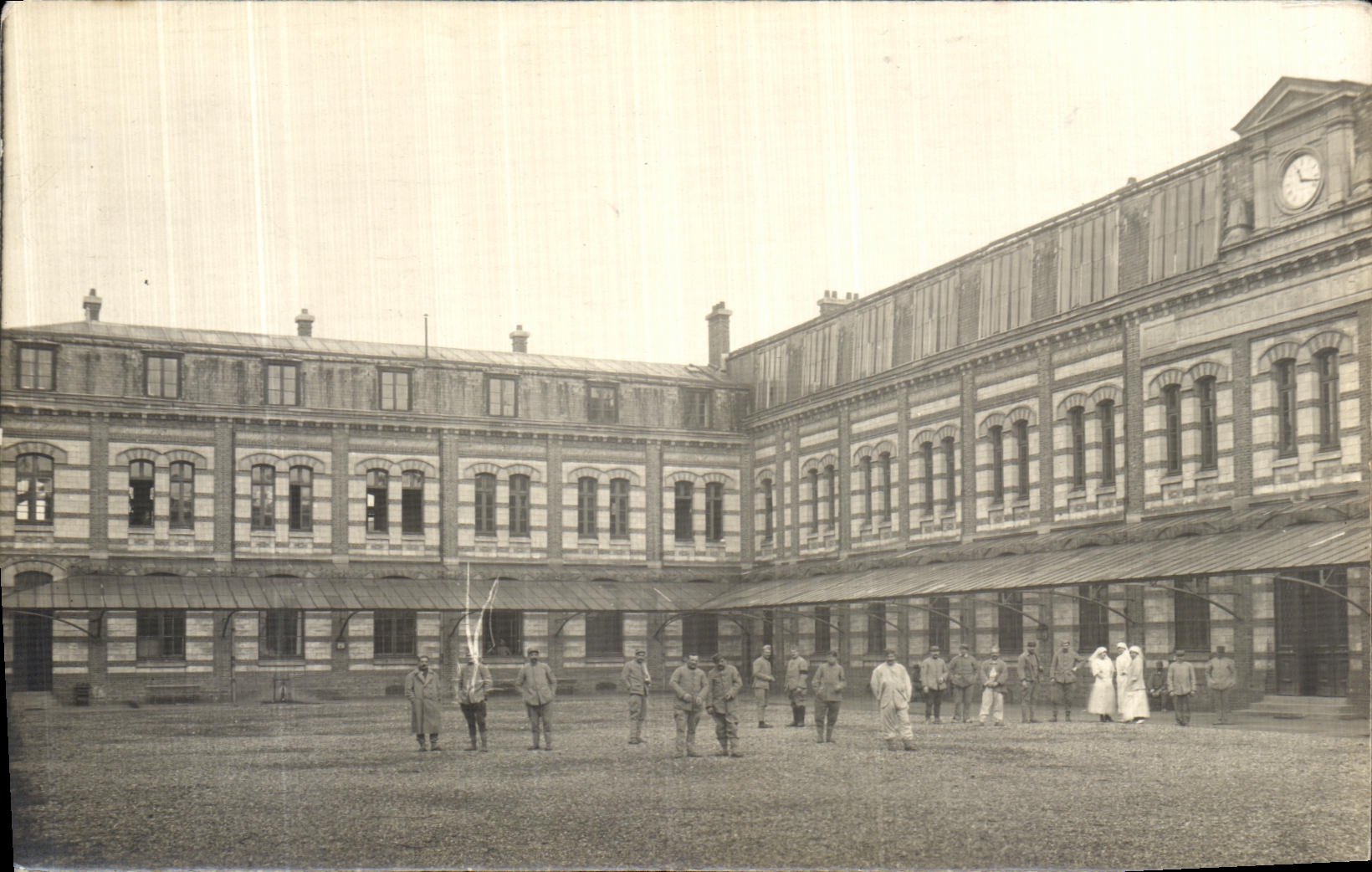 CARTE PHOTO Militaria Batiment militaaire