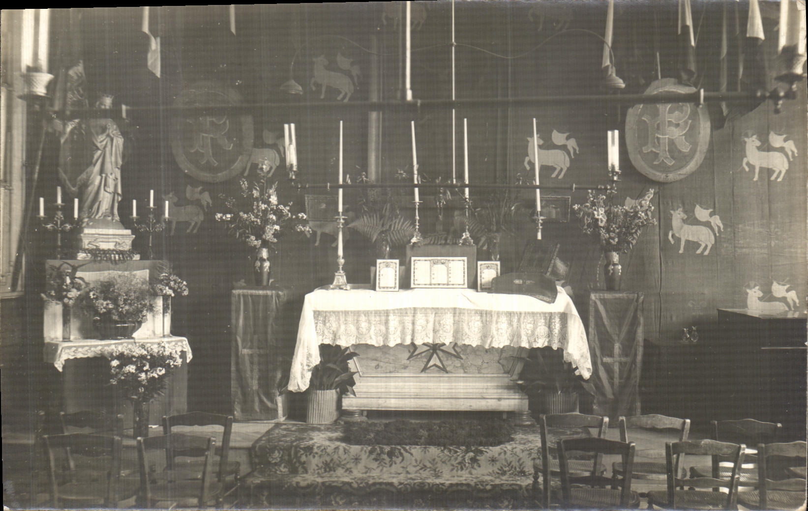 CARTE PHOTO Autel religieux