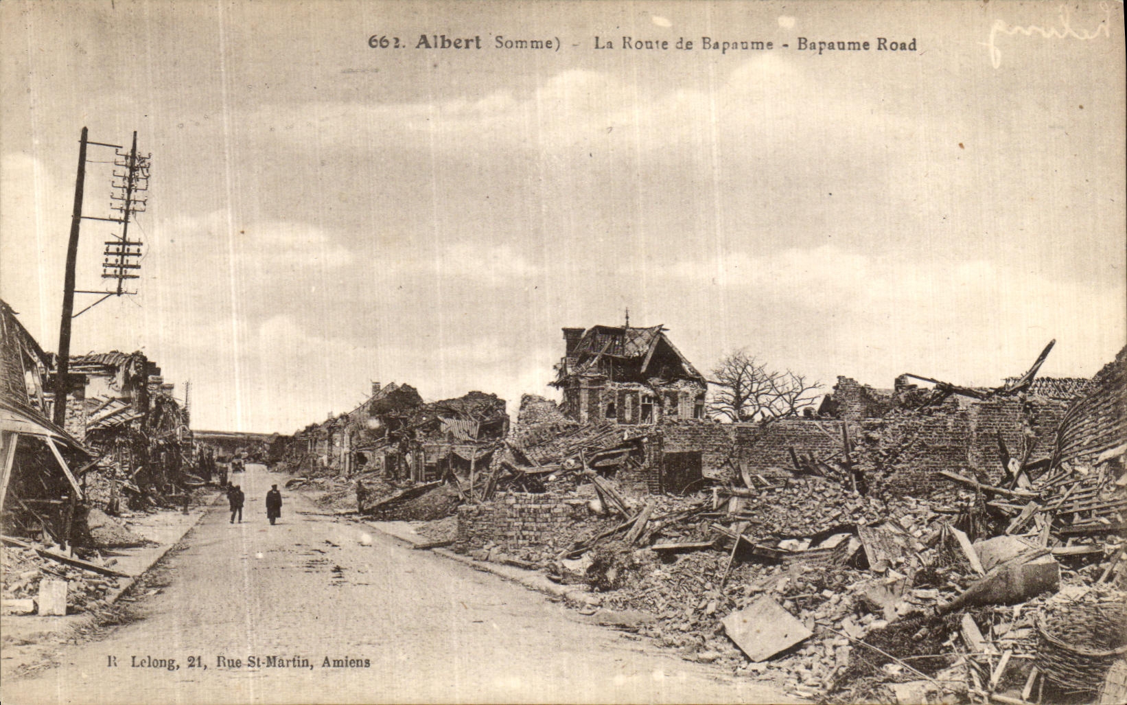 VINTAGE POSTCARD Albert the Road of Bapaume Militaria