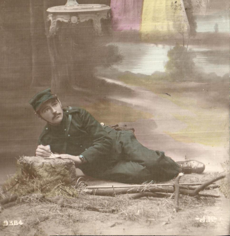 CPA Femme Enfant Soldat Militaria