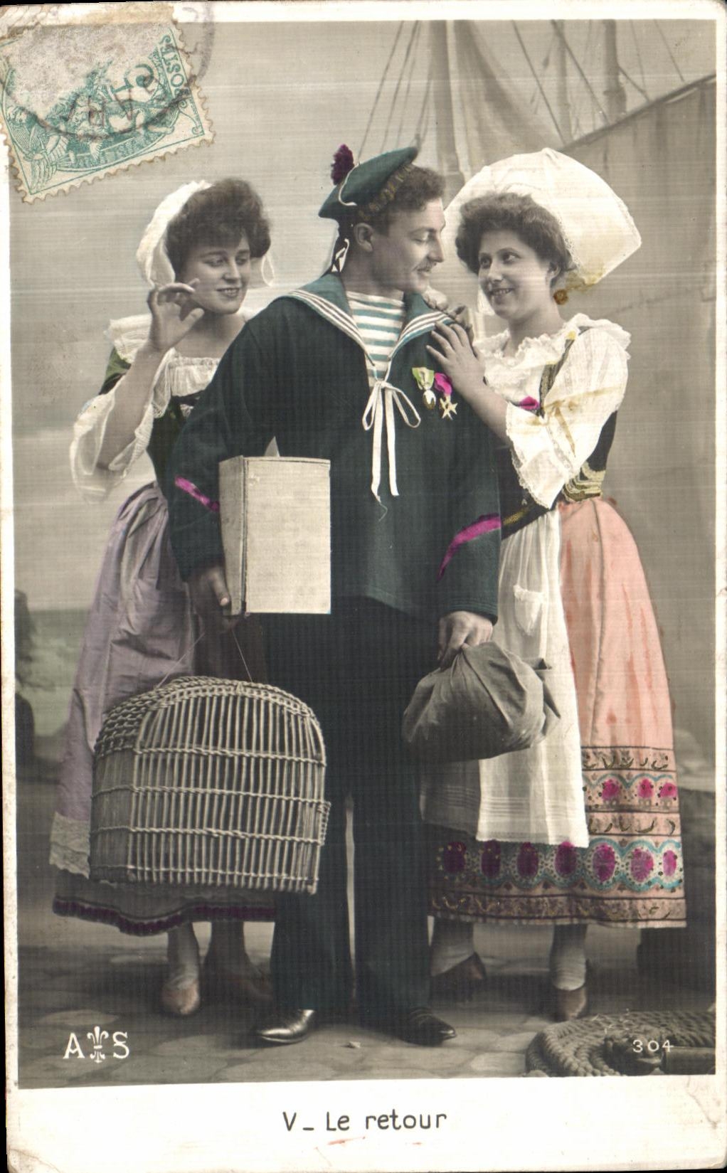 CPA Le Retour Militaria Marin FEmme